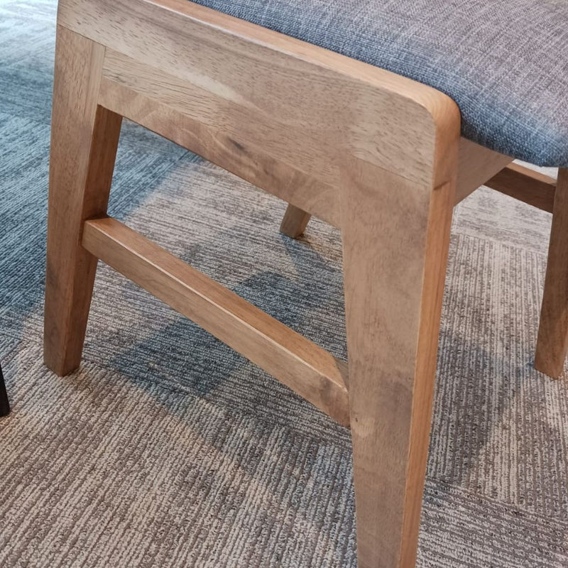 OAK STYLE STOOL (DISPLAY SALE)