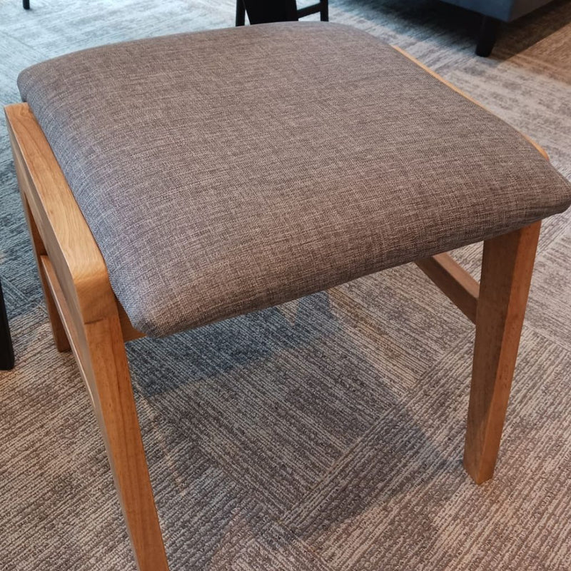 OAK STYLE STOOL (DISPLAY SALE)